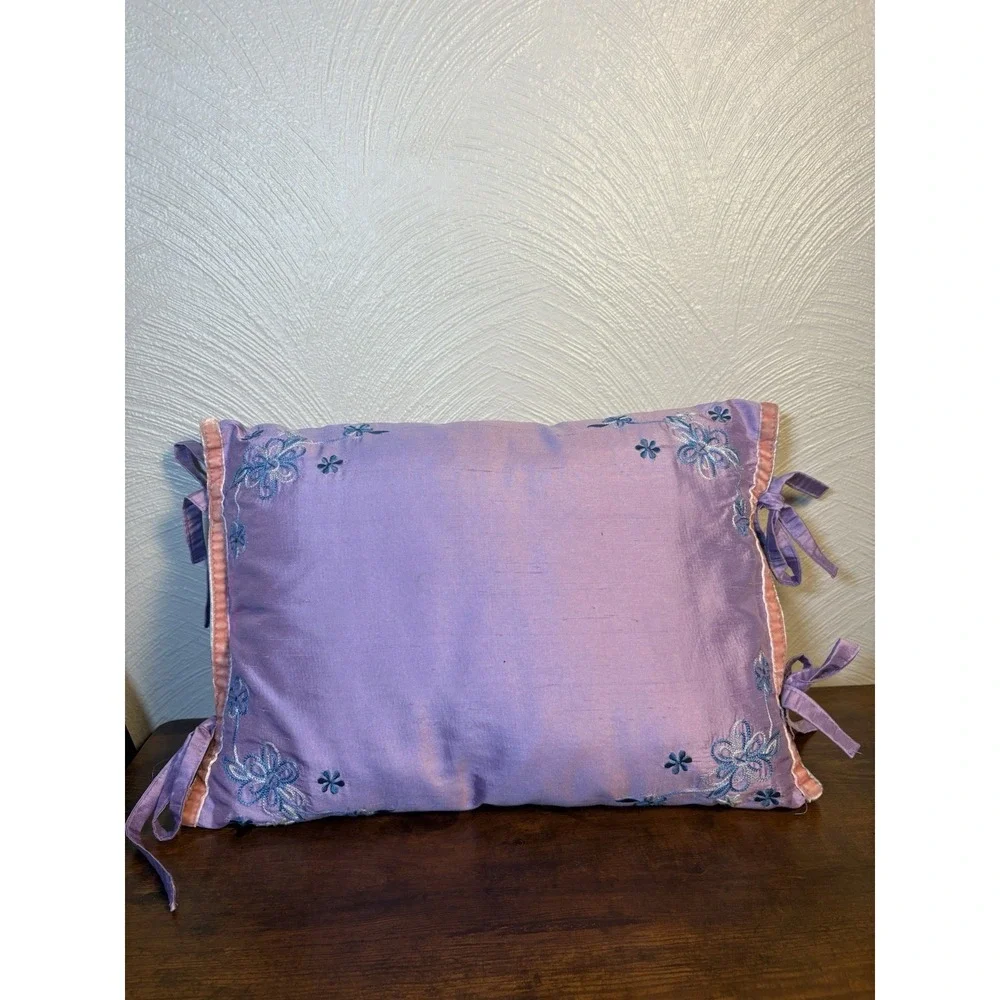 Pottery Barn Kids Throw Pillows Set Of 2 Purple Pink Floral Design Bedroom